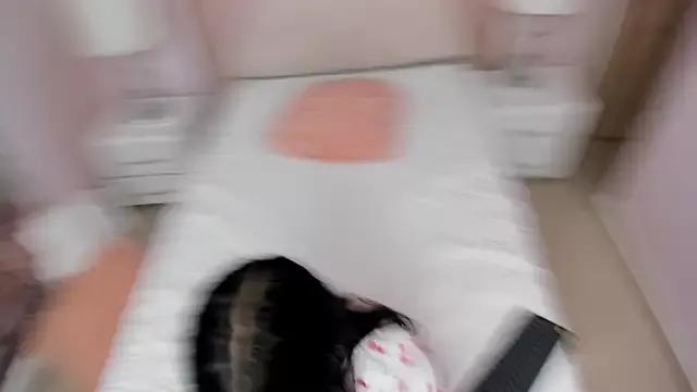 BabyAbril18 from StripChat