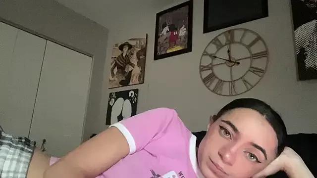 Explore our live girls sluts from our Custom and Multi clubs and checkout exclusive access to highly interactive content, such as shape, hair, titties, pussy type and many more.