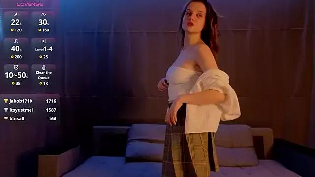 Explore our live girls sluts from our Custom and Multi clubs and checkout exclusive access to highly interactive content, such as shape, hair, titties, pussy type and many more.
