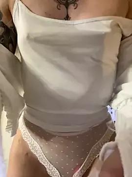 Explore our live girls sluts from our Custom and Multi clubs and checkout exclusive access to highly interactive content, such as shape, hair, titties, pussy type and many more.