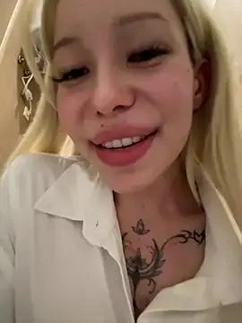 Explore our live girls sluts from our Custom and Multi clubs and checkout exclusive access to highly interactive content, such as shape, hair, titties, pussy type and many more.