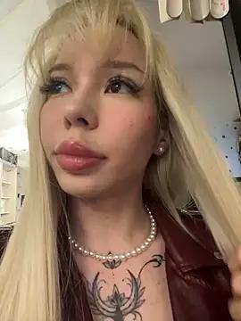 Explore our live girls sluts from our Custom and Multi clubs and checkout exclusive access to highly interactive content, such as shape, hair, titties, pussy type and many more.
