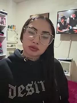 babygirls777 from StripChat