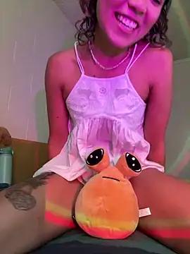 Babypeach09 from StripChat