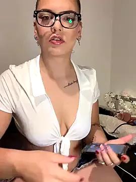Explore our live girls sluts from our Custom and Multi clubs and checkout exclusive access to highly interactive content, such as shape, hair, titties, pussy type and many more.