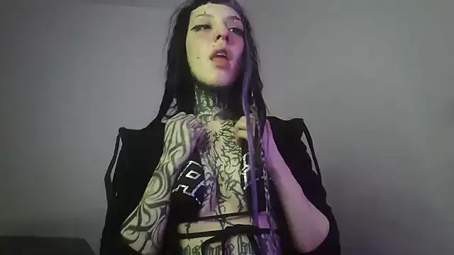 badddoll from StripChat
