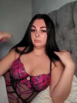 BaddieBellaUK from StripChat is Freechat