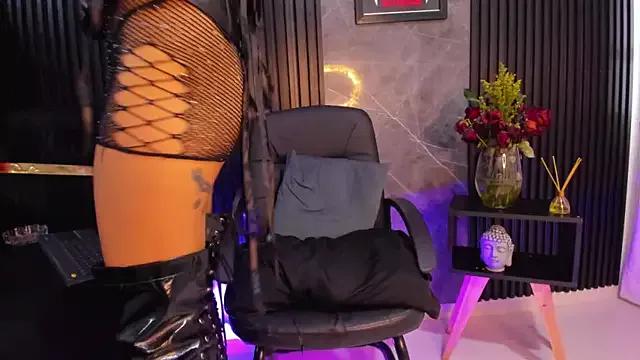 BambiiQueen from StripChat