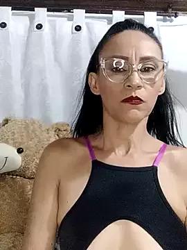BarbaraMature from StripChat is Freechat