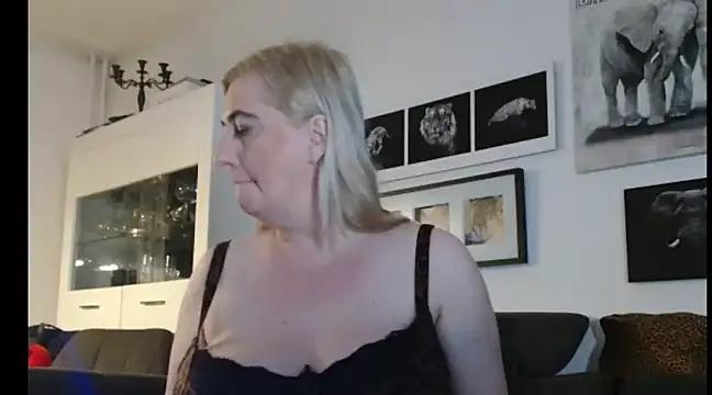 Barbie45J from StripChat