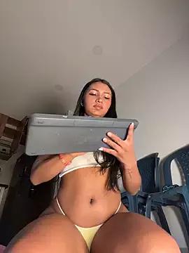 Barbiebrunette_ from StripChat is Freechat