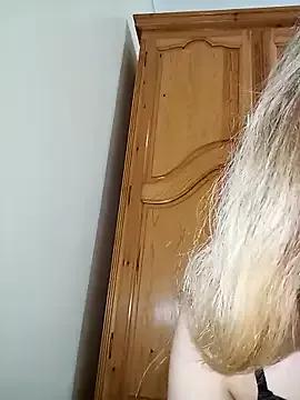 barbieelove from StripChat
