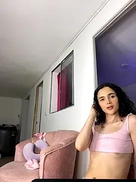 barbieEmi from StripChat