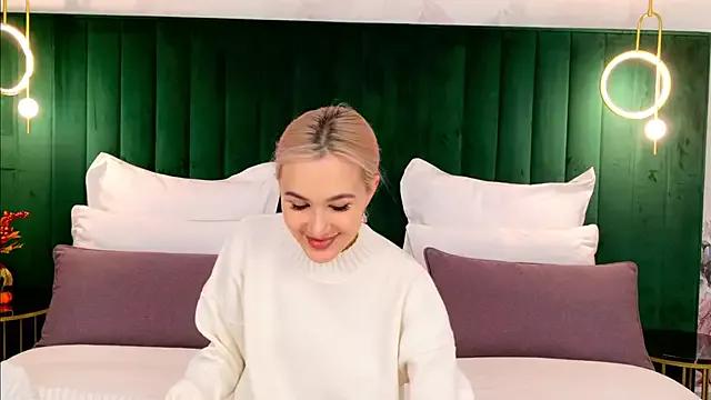 BarbieMilne from StripChat is Freechat