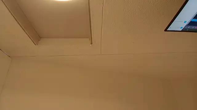 Barbiie_98 from StripChat
