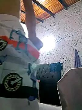 Batm01 webcams show profile image 