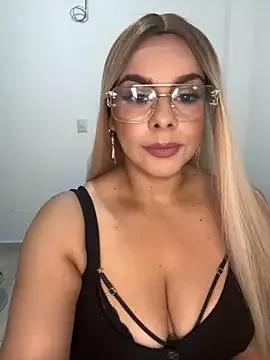 Explore our live girls sluts from our Custom and Multi clubs and checkout exclusive access to highly interactive content, such as shape, hair, titties, pussy type and many more.