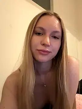 bbysonia from StripChat