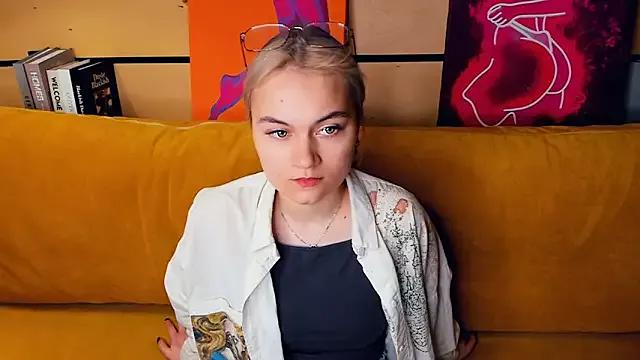 Explore our live girls sluts from our Custom and Multi clubs and checkout exclusive access to highly interactive content, such as shape, hair, titties, pussy type and many more.