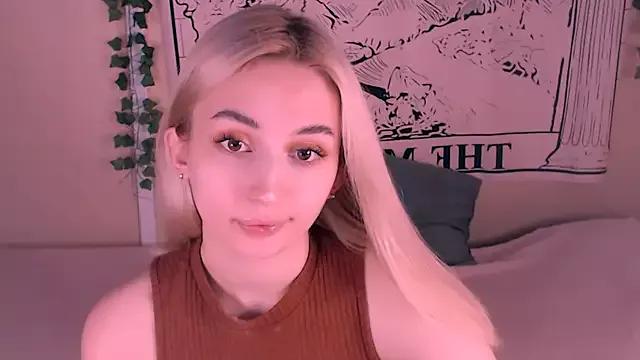 Explore our live girls sluts from our Custom and Multi clubs and checkout exclusive access to highly interactive content, such as shape, hair, titties, pussy type and many more.
