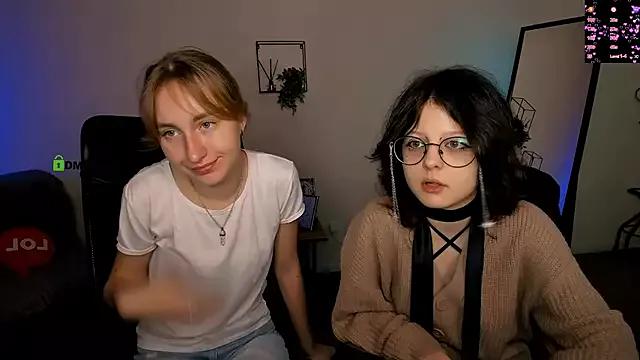 Explore our live girls sluts from our Custom and Multi clubs and checkout exclusive access to highly interactive content, such as shape, hair, titties, pussy type and many more.