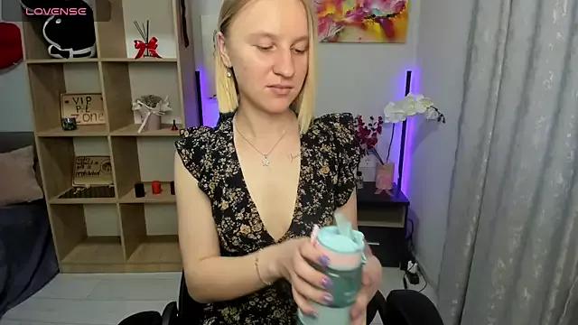 BeautyBlondy from StripChat is Freechat