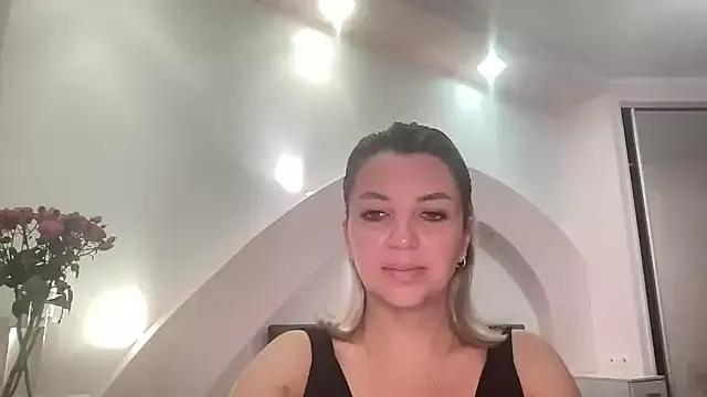 Explore our live girls sluts from our Custom and Multi clubs and checkout exclusive access to highly interactive content, such as shape, hair, titties, pussy type and many more.