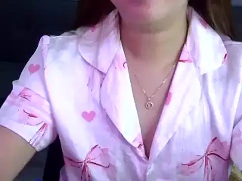 Bee_2k from StripChat