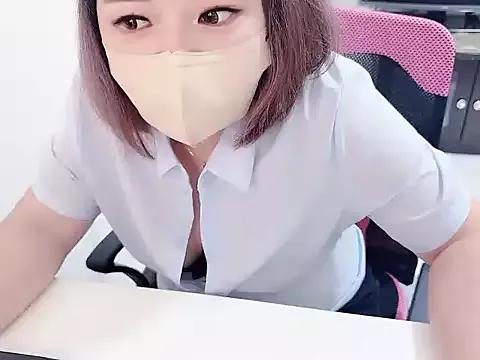 bee_baby from StripChat
