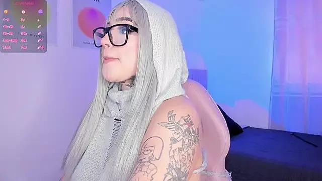 bella-green from StripChat is Freechat