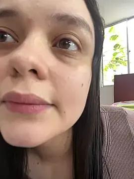 Bella-hadiid from StripChat