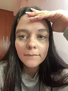 Bella-hadiid from StripChat