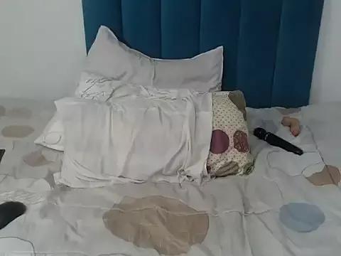 Bella_2025 from StripChat is Freechat