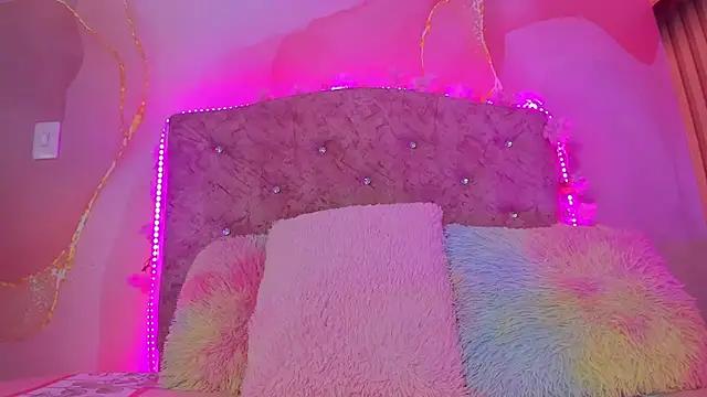 Explore our live girls sluts from our Custom and Multi clubs and checkout exclusive access to highly interactive content, such as shape, hair, titties, pussy type and many more.