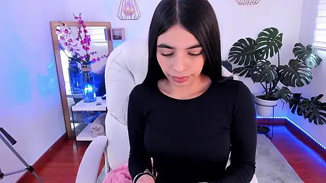 bella_blue18 from StripChat