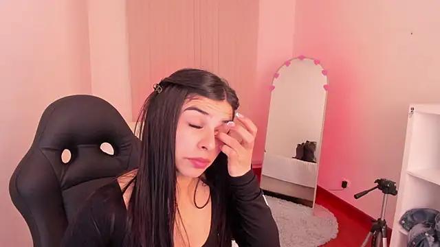Explore our live girls sluts from our Custom and Multi clubs and checkout exclusive access to highly interactive content, such as shape, hair, titties, pussy type and many more.