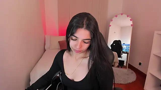 bella_blue18 from StripChat