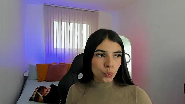bella_blue18 from StripChat