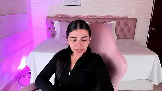 bella_blue18 from StripChat