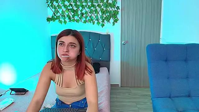 Bella_Cruzx from StripChat