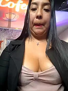 Bella_keny from StripChat