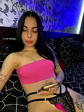 Bella_R0se from StripChat is Freechat