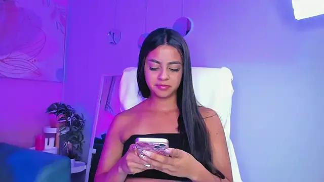 Bella_walker_ from StripChat is Freechat