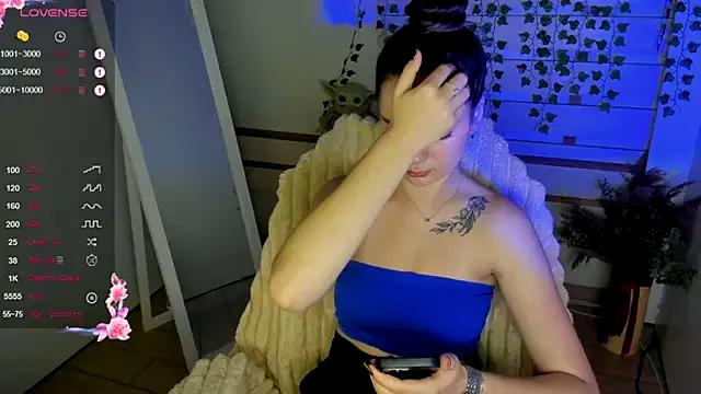 Bella_XO from StripChat