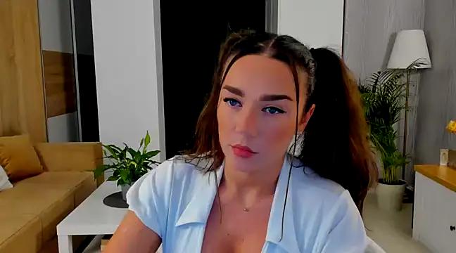 BellaaDonaa from StripChat