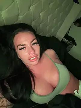 BellaBlackUK from StripChat