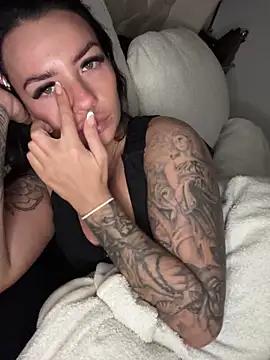 BellaBlackUK from StripChat