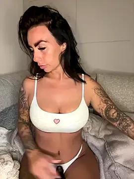 Explore our live girls sluts from our Custom and Multi clubs and checkout exclusive access to highly interactive content, such as shape, hair, titties, pussy type and many more.