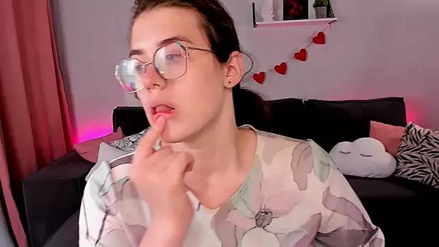BellaCaress from StripChat is Freechat