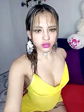 BellaChiquis_ from StripChat is Freechat